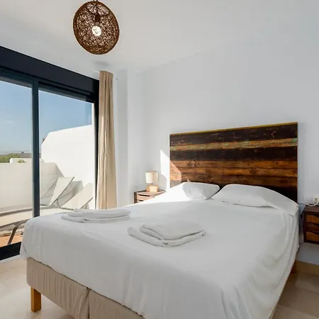 Διαμέρισμα Lotus 2401 - Beautiful With Pool & Sea View *